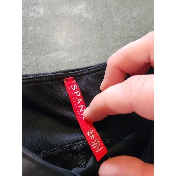 Spanx Faux Leather Moto black Leggings  Sz XS - Picture 4 of 4